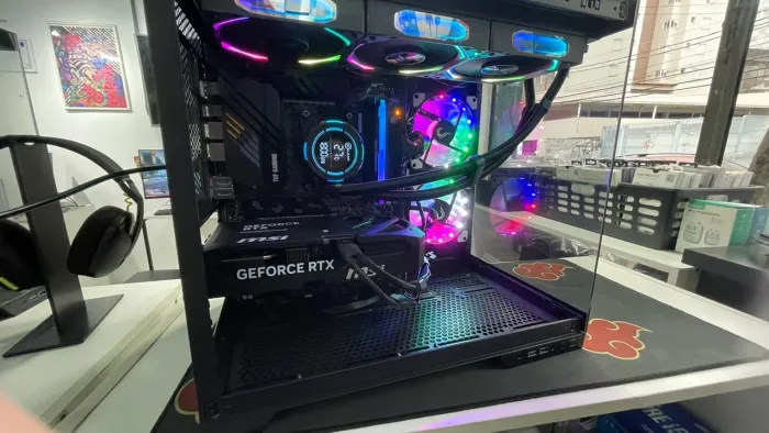 Cpu gamer ryzen 7 5700x3d + RTX 5070 roda tudo no ultra