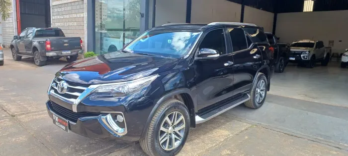 Toyota Hilux SW4 SRX 4X4 2.8 TDI 16V Dies. Aut. 2017