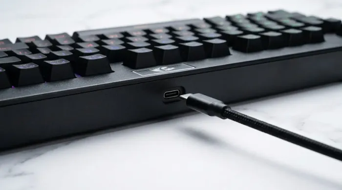 Teclado gamer Redragon Dark Avenger Switch Azul Preto ( usado)