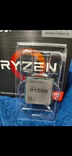 Ryzen 7 5700g 8 core, 16 thread processor<br>Placa gráfica integrada