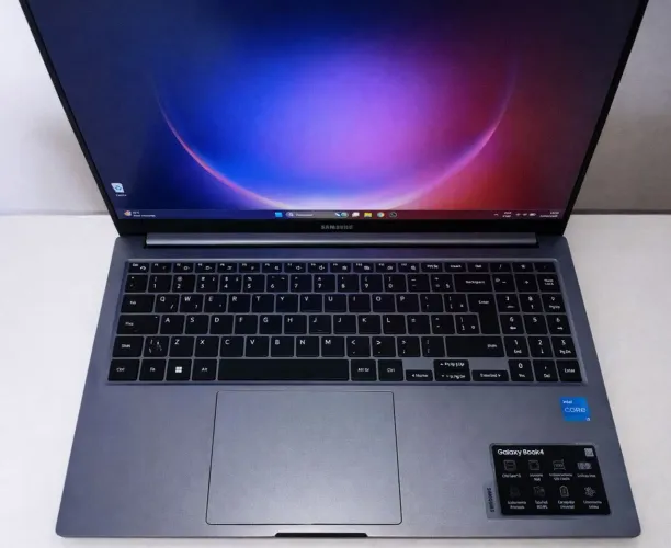 Notebook Samsung Galaxy Book 4 | Core i3 13ª geração| 8 GB RAM | SSD 256GB | SJC