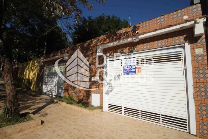 Casa comercial de 250m² com 9 salas, 4 vagas para locação e venda no bairro Vila Mariana