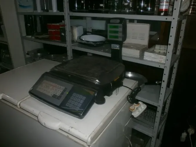 balança digital com impressara - atenção - precisa de revisão reparos - marca urano