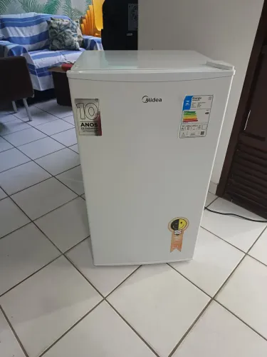 Frigobar mideia semi novo