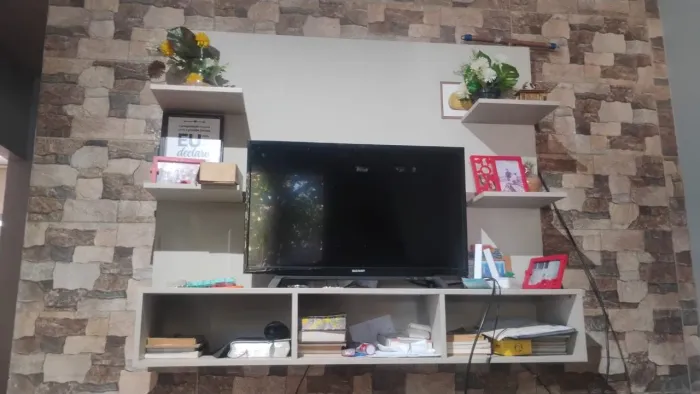 Vendo televisão semp 32 + painel 400 reais os 2