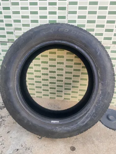 Pneu Pirelli 185 60 R15 (3 Pneus)