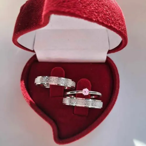 Par de Alianças Diamantada Prateada + Solitária + Caixinha; Namoro, Casamento
