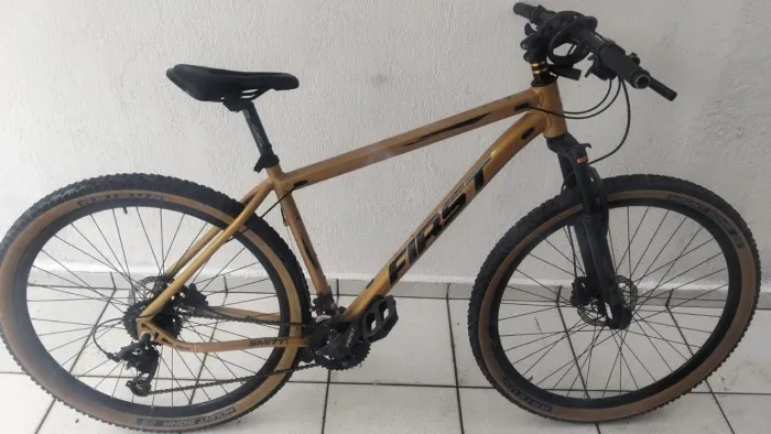 Vendo bicicleta nova