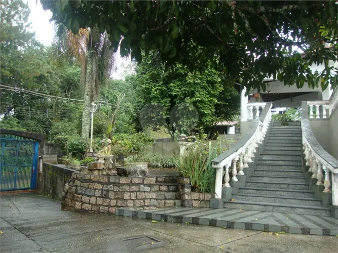 CHÁCARA DE 507,21 M² COM 05 DORMITÓRIOS 02 SUITES 05 BANHEIROS 02 LAVABOS PARA VENDA NO AR