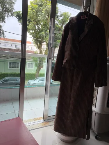 Conjunto de saia e blazer feminino 