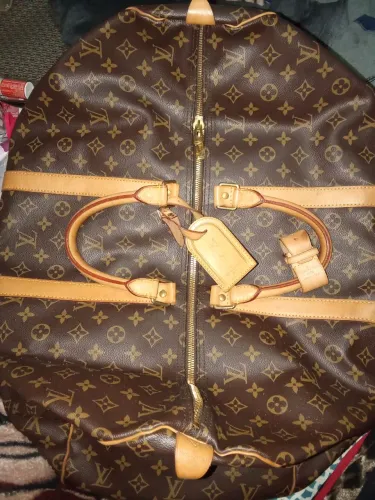 Linda mala Lv