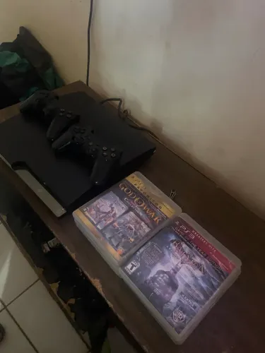 PS3 2 controles+8 mídias físicas+desbloquado