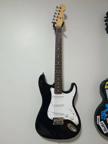 Guitarra squier fender stratocaster