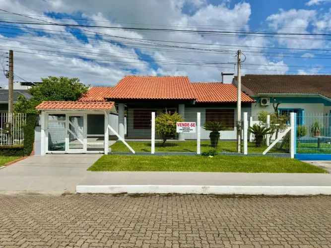 Casa em Capão da Canoa junto ao centro e mar!