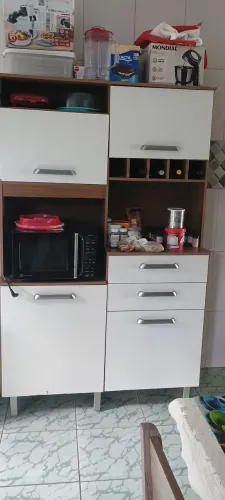 Vendo almario de Cozinha e MDF branco e amadeirado com local para microondas.