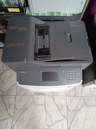 Vendo Impressora Lexmark MX511DE Multifuncional Laser, para peças ou concerto.