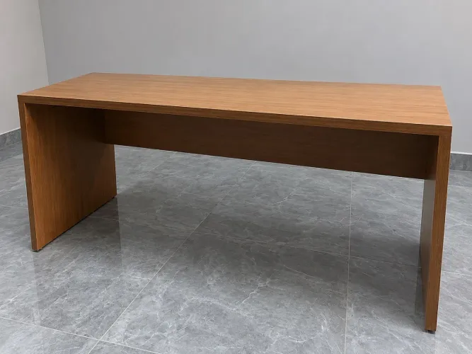 mesa de madeira para escritório/loja - seminova