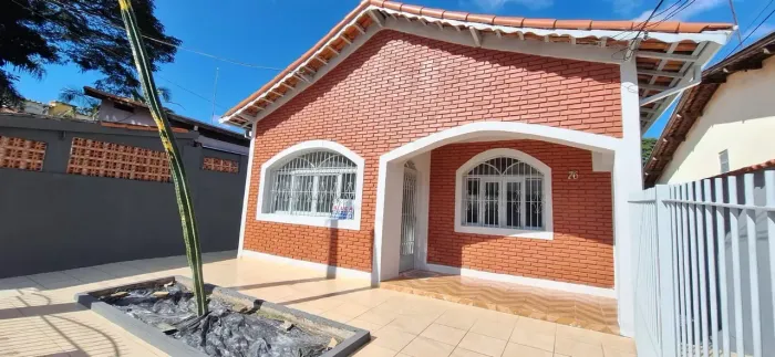 Oportunidade excelente, lote inteiro, térrea, muito quintal, pertinho do Cond Res Primaver