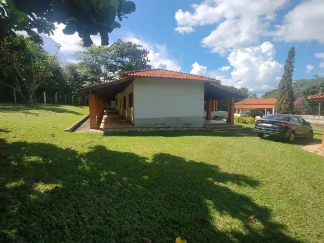 Chácara à venda em Bairro Giocondo com piscina e pomar. REF: CH0042