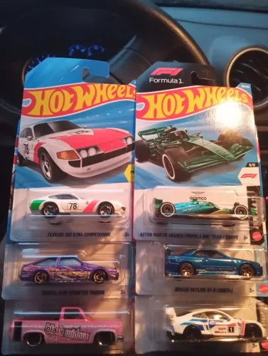 Kit Hotwheels. 