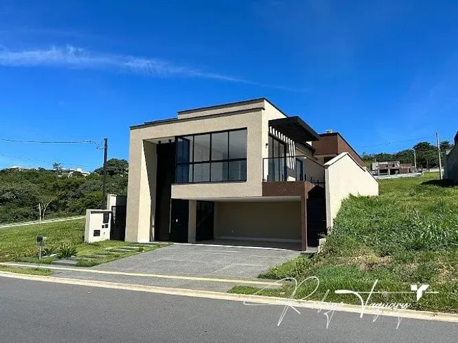 Jardins Nápoles | Senador Canedo | 203,35 m² | 3 suítes | Piscina com cascata