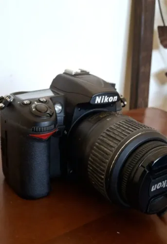 Nikon D7000, flash sb-600,lente 18.55, bateria nikon MH-25