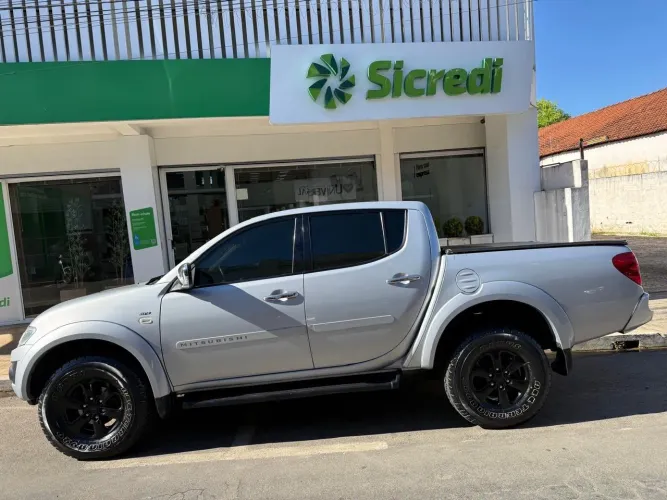 Mitsubishi L200 Triton HPE 3.5 CD V6 24V Flex Aut. 2011