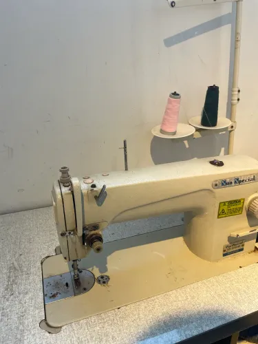 MÁQUINA RETA INDUSTRIAL
