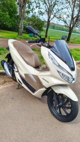 PCX DLX 2019