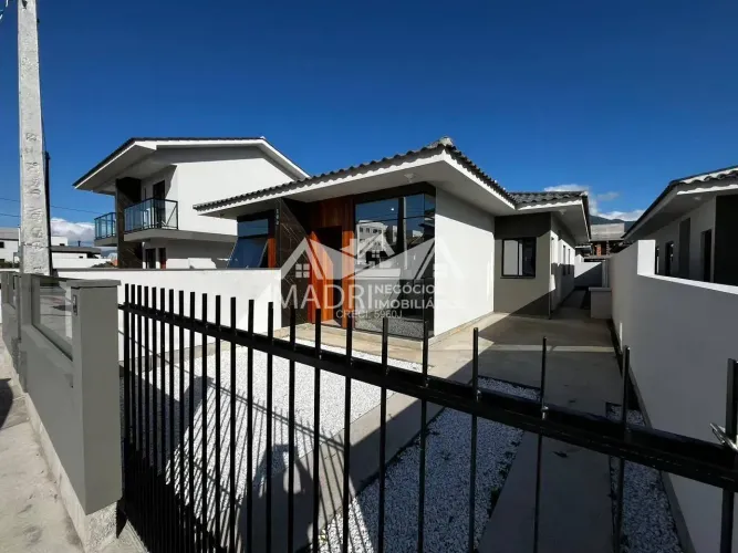 Casa com 3 quartos, sendo uma suíte para locação por R$ 4000/mês, Nova Palhoça, Palhoça, S