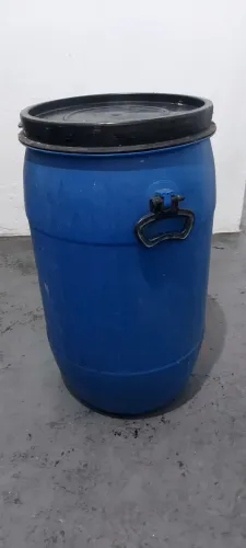Vendo Tonel para água ou outros por 30,00