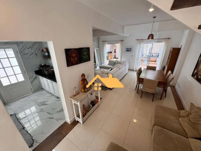 Casa em Condomínio à Venda no Litoral Norte | 4 Dormitórios (1 Suíte) | Varanda com Churra