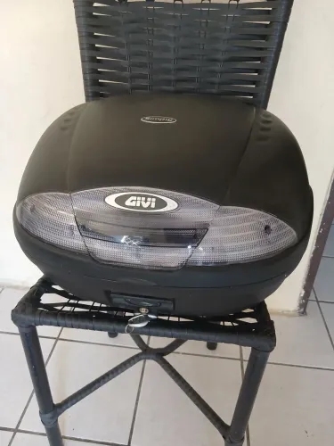 BAÚ GIVI 45 LITROS / PROTETOR DE CARENAGEM CHAPAM FZ25