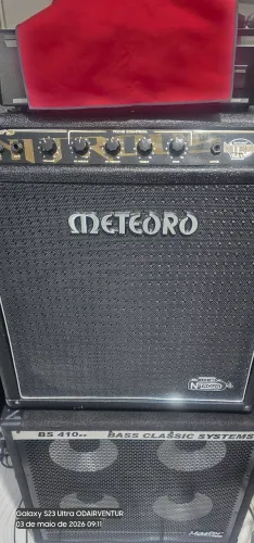 Cubo de baixo e de guitarra