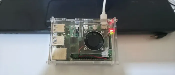 Raspberry Pi 4 de 4gb com case  transparente e cooler 