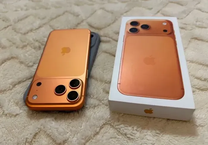 iPhone 17 pro max cosmic orange 256gb