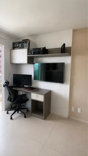 Vendo Móveis para HOME OFFICE com Mesa, Armário, Prateleira Grande, Nixo para Livros.