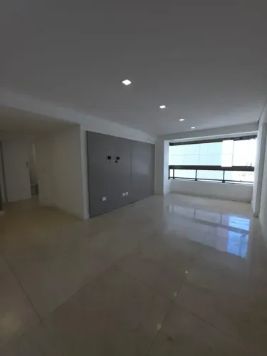 Imóvel para aluguel possui 84 metros quadrados com 3 quartos em Pina - Recife - PE