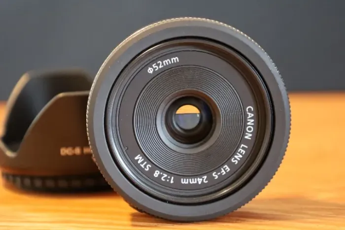 Lente Canon EF-S 24mm f/2.8 STM Pancake - Estado de nova