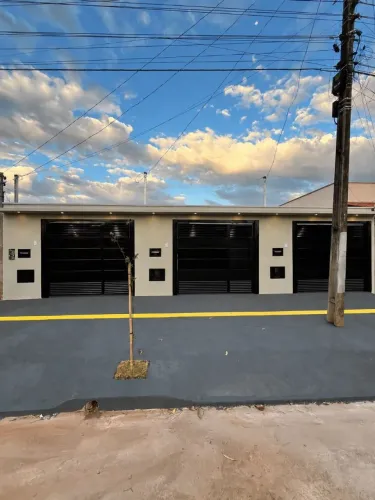 Vendo 3 casas jardim real