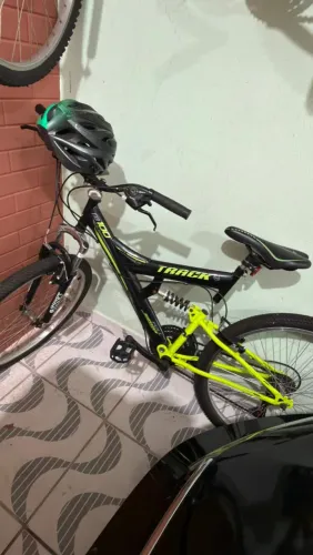 Bicicleta Aro 26 dupla suspensão 