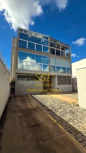 Imóvel à venda em Franca-SP: Cobertura ampla com 3 quartos, 1 suíte e 2 vagas de garagem n