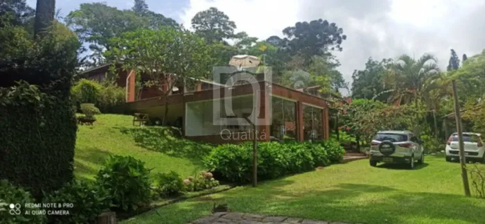 Chácara com casa de caseiro piscina no Alto Da Serra (Mailasqui) em São Roque