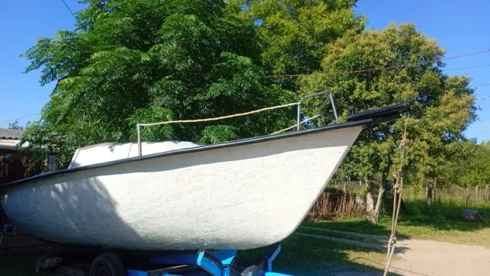 Veleiro (Apenas o Casco)