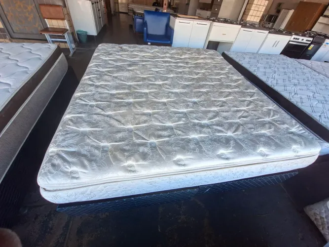 Cama box king sizee 193 Por 203 molas ensacadas bambu