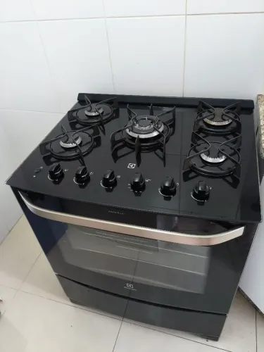 Fogão Eletrolux 5 Bocas Chama tripla preto
