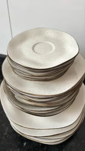 Aparelhos de Jantar Elegante para Sua Casa