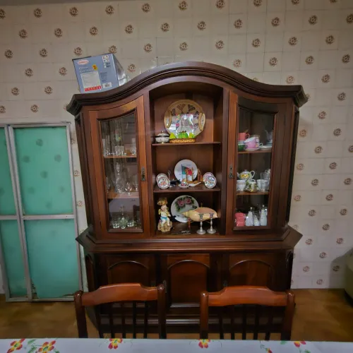 Vendo Arca cristaleira em madeira pura