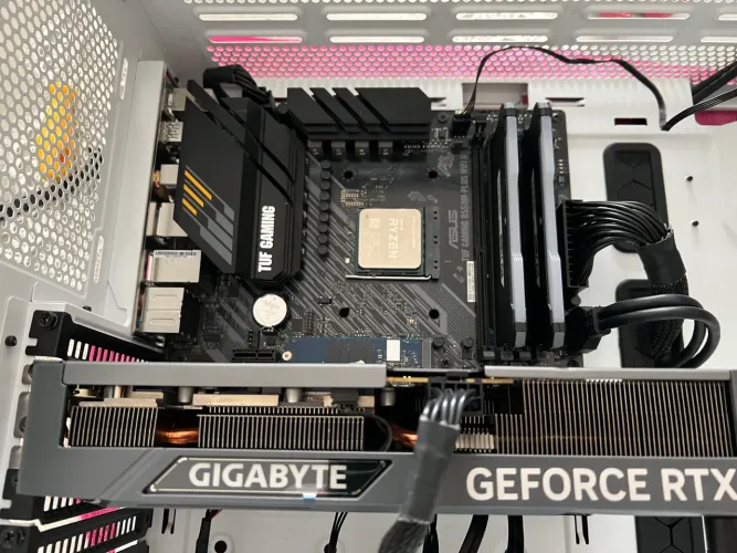 Kit B550 Plus Wi-Fi II Ryzen 9 5900x 32Gb DDR4