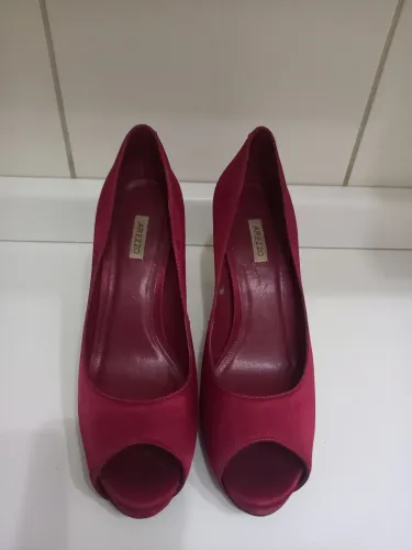 Sapato Peep toe 